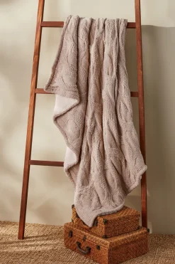 Soft Surroundings Cecilia Chenille Throw| Bedding