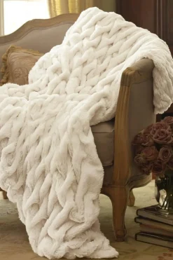 Soft Surroundings La Parisienne Faux Fur Throw| Bedding|Bedding Essentials